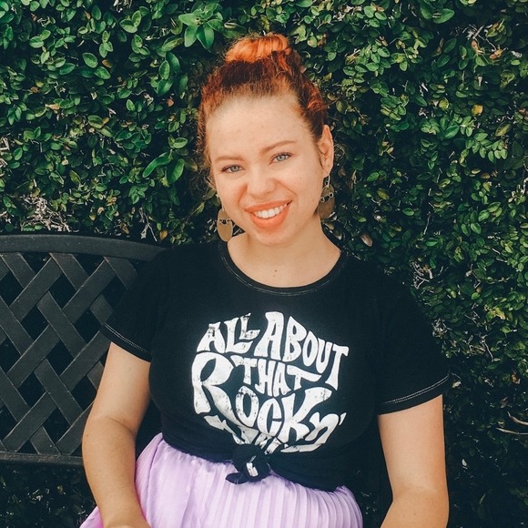 Meet your Posher, Monica - Picture 1 of 1